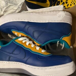 Nike 7Y Sneakers in Blue and Yellow